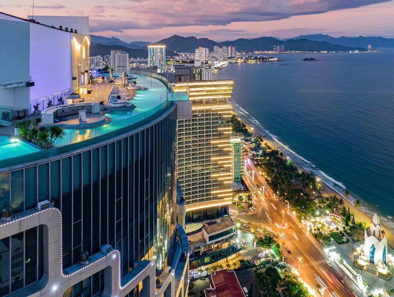 Panorama Oceanfront Suite Nha Trang Exterior foto