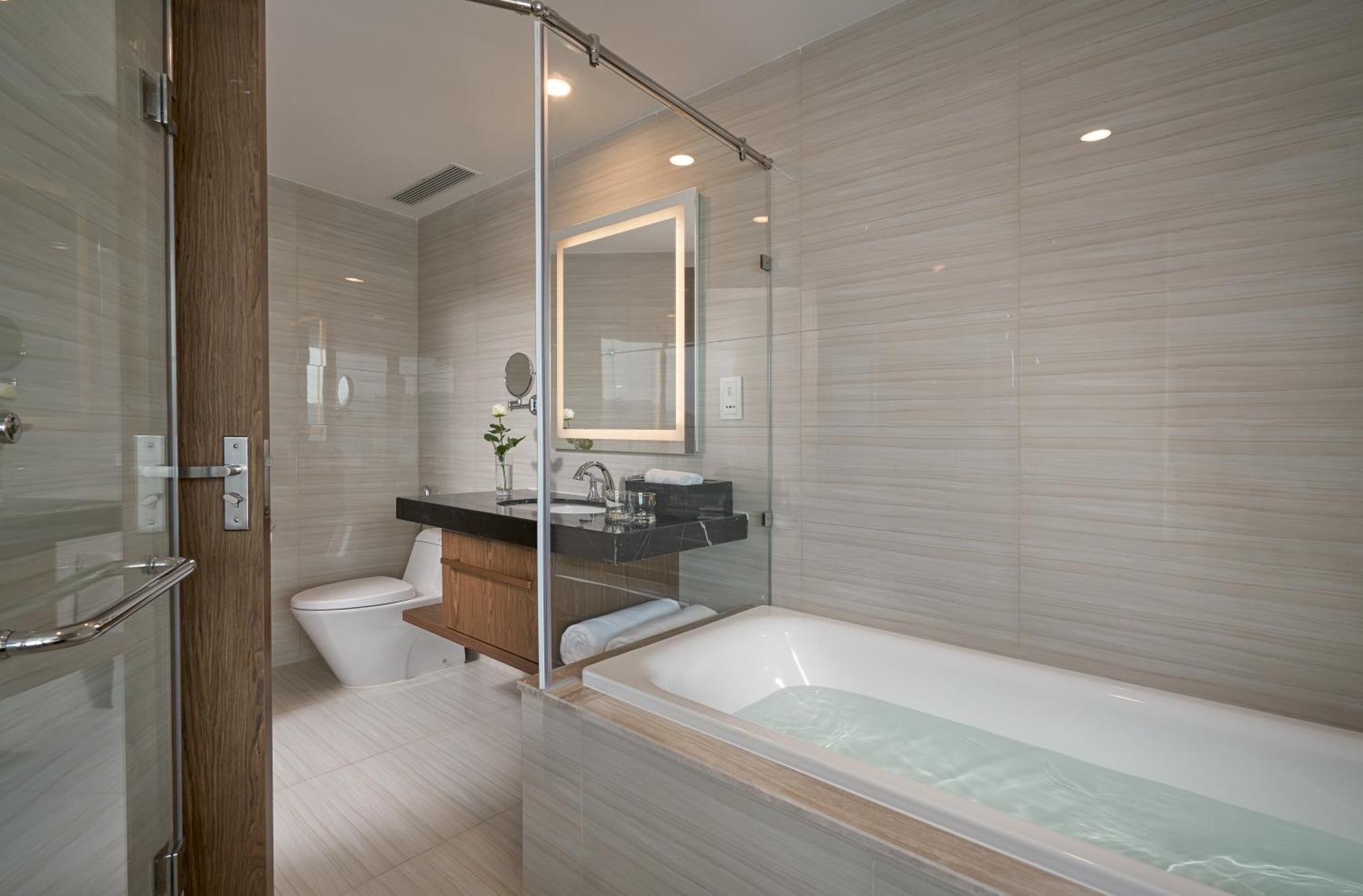 Panorama Oceanfront Suite Nha Trang Exterior foto